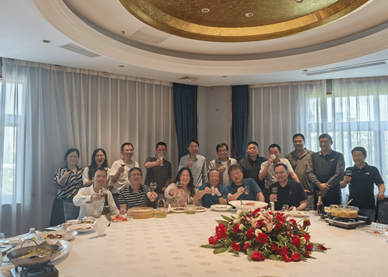 福建福順半導(dǎo)體制造有限公司副總經(jīng)理袁怡蕙一行蒞臨我公司參觀交流